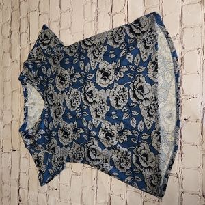 LuLaRoe medium Christy tee short sleeve v-neck Blue with Gray flowers